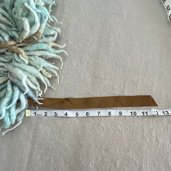 Scarf - handknit - wool - light colours with amber/bronze satin ribbon tie - Picture 6 of 6